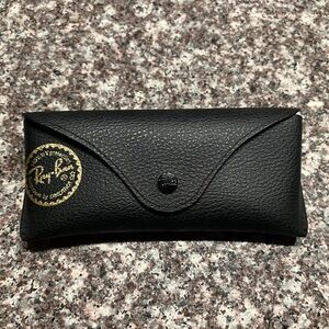 Ray-Bans black leather glasses case